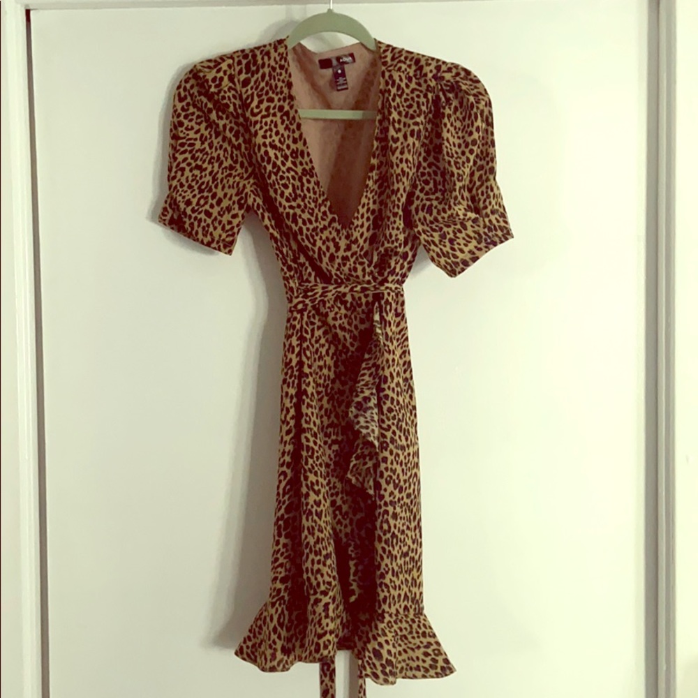 Puffy sleeve ruffle Leopard mini wrap dress
